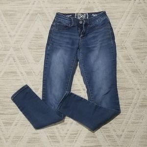 ♡ SO juniors medium wash distressed jeans size 1